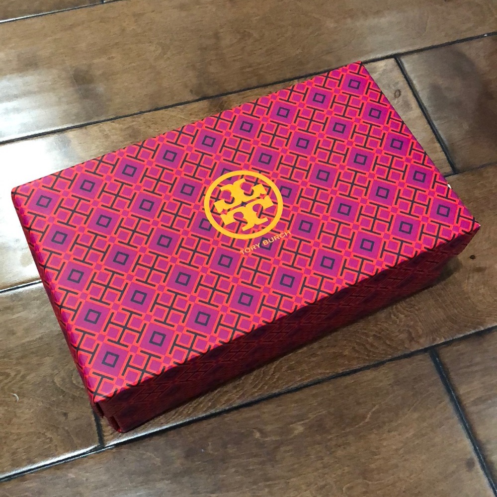 Tory Burch shoe box
